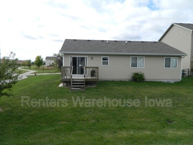 Building Photo - 809 SE 12th St