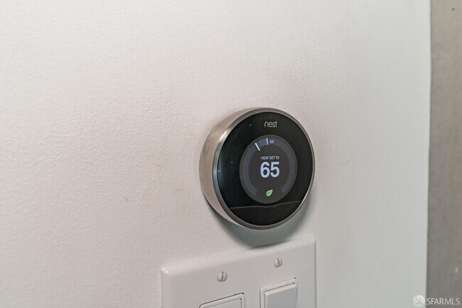 Building Photo - 8 Octavia St