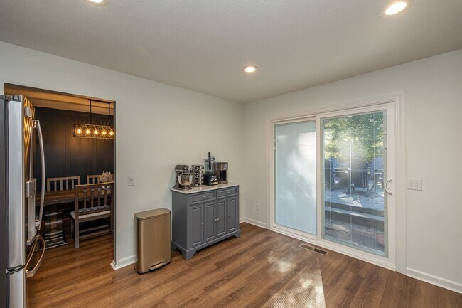 Building Photo - Gorgeous home for rent in very desirable M...