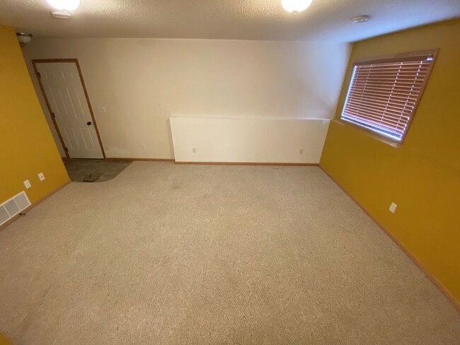 Building Photo - 3 Bed 2 Bath Twin-Home