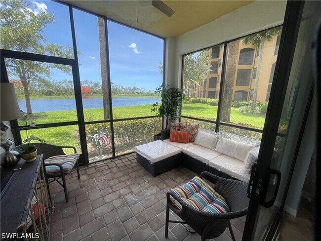 Building Photo - 9727 Acqua Ct