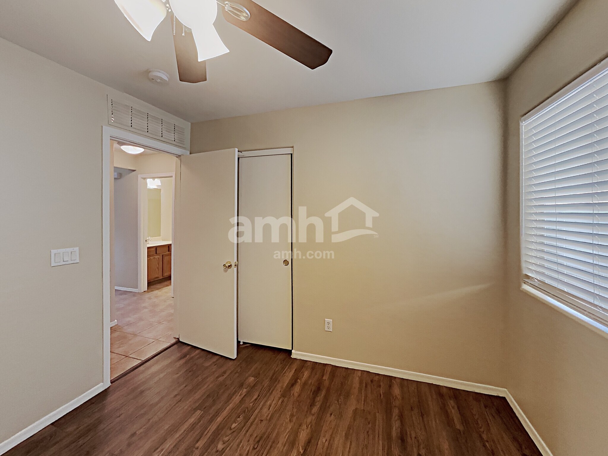 Building Photo - 3614 W Vineyard Rd