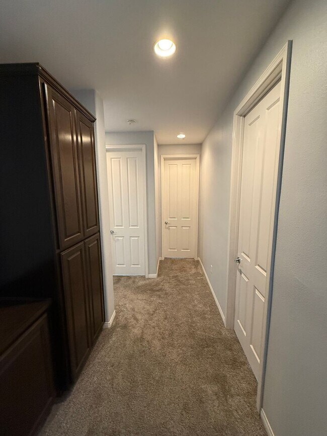 Building Photo - Elegant 4-Bedroom, 3-Bathroom Home with 3-...