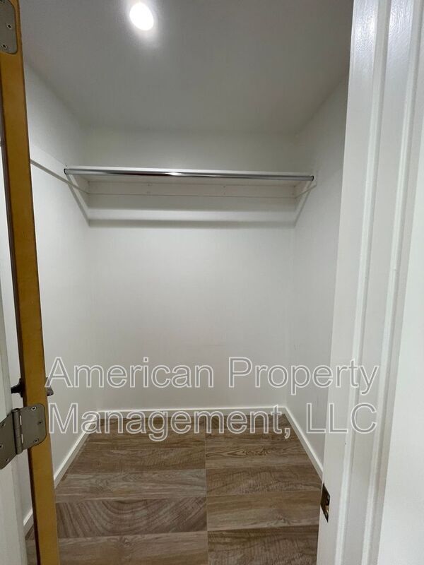 Building Photo - 3705 E 108th St