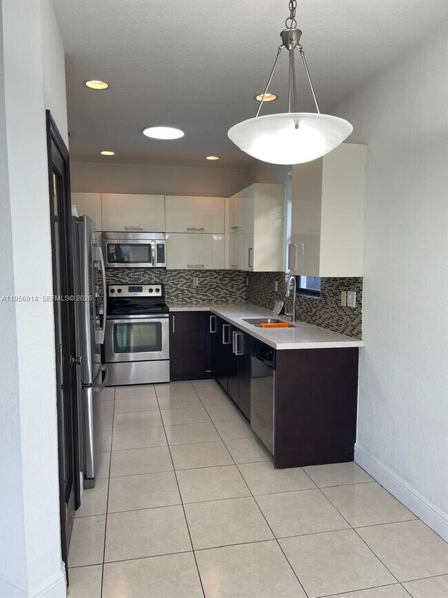 Building Photo - 9952 NW 10th St