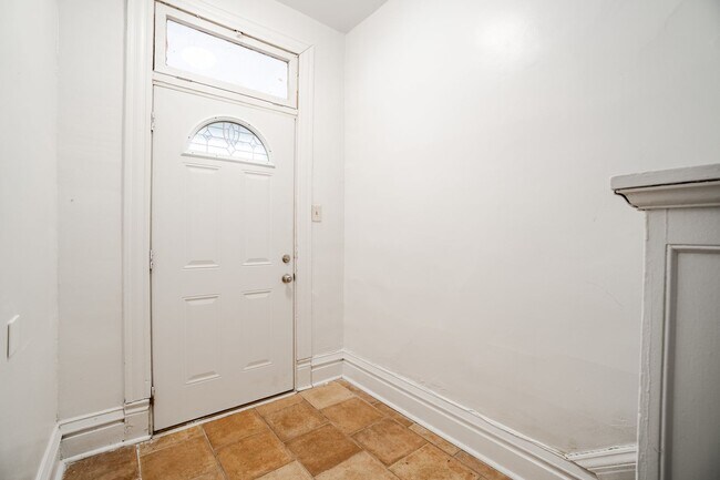 Building Photo - 2230 Tilbury Ave