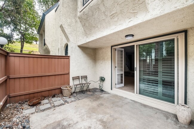 Building Photo - 11260 Overland Ave