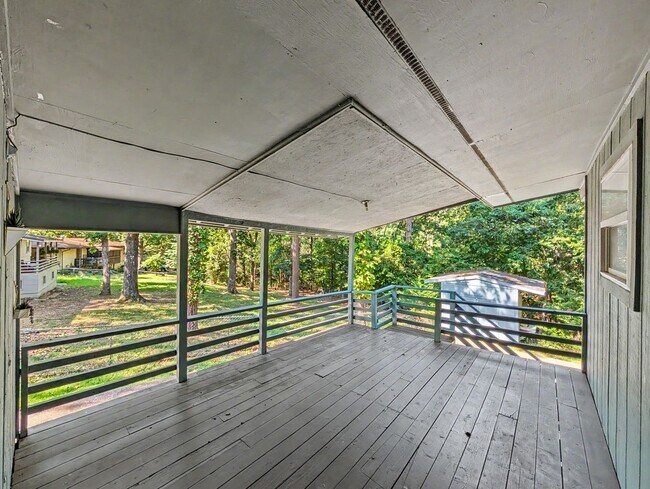 Building Photo - 16 Evesham Ln