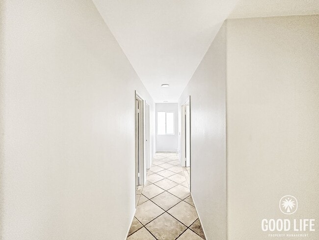 Building Photo - Price Reduced! Stunning Irvine 4BR Home – Private Yard & 2-Car Garage