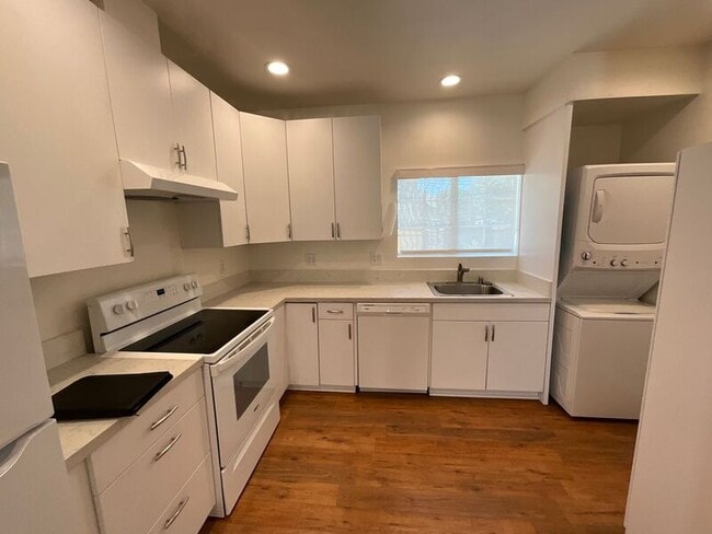 Building Photo - 5006 N Banna Ave