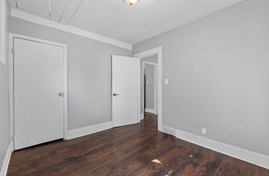 Building Photo - 243 Edgewood Pl