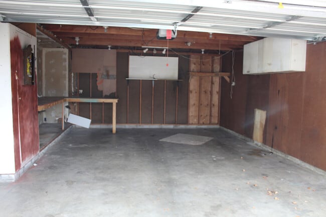 Building Photo - 4615 Maplewood Ct