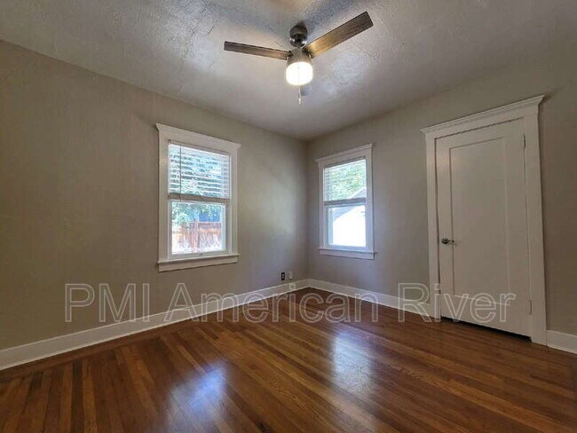Building Photo - 2153 7th Ave