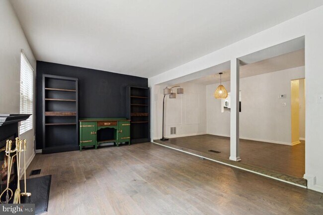 Building Photo - 2849 Schoolhouse Cir