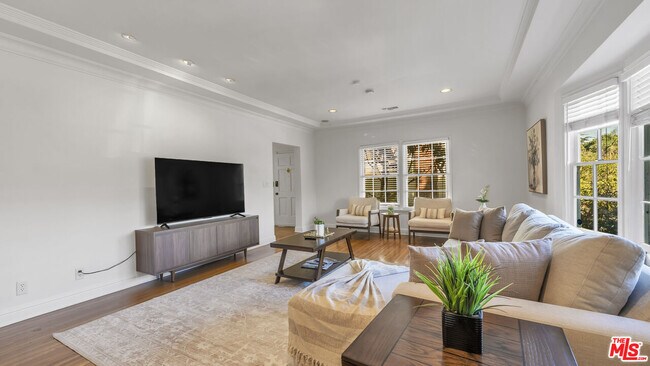 Building Photo - 10575 Holman Ave