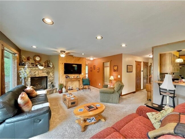 Building Photo - 38258 Deer Lake Way