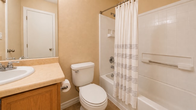 Building Photo - Spectacular 2 bedroom Townhome with Easy Access to Fort Carson, Peterson, and Schriever!