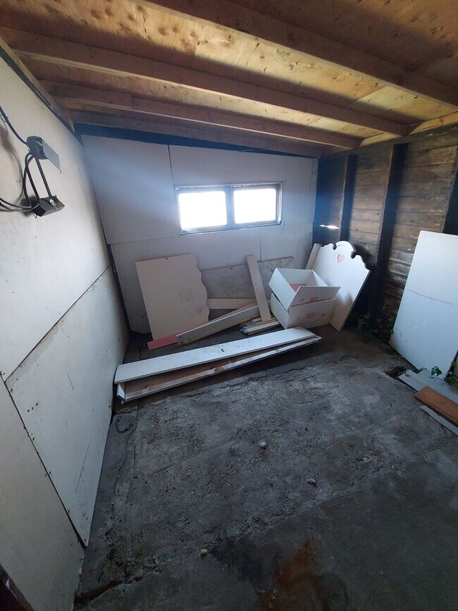 Building Photo - Charming Tacoma Home on a Peaceful Corner Lot!