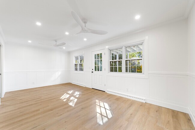 Building Photo - 245 Unquowa Rd