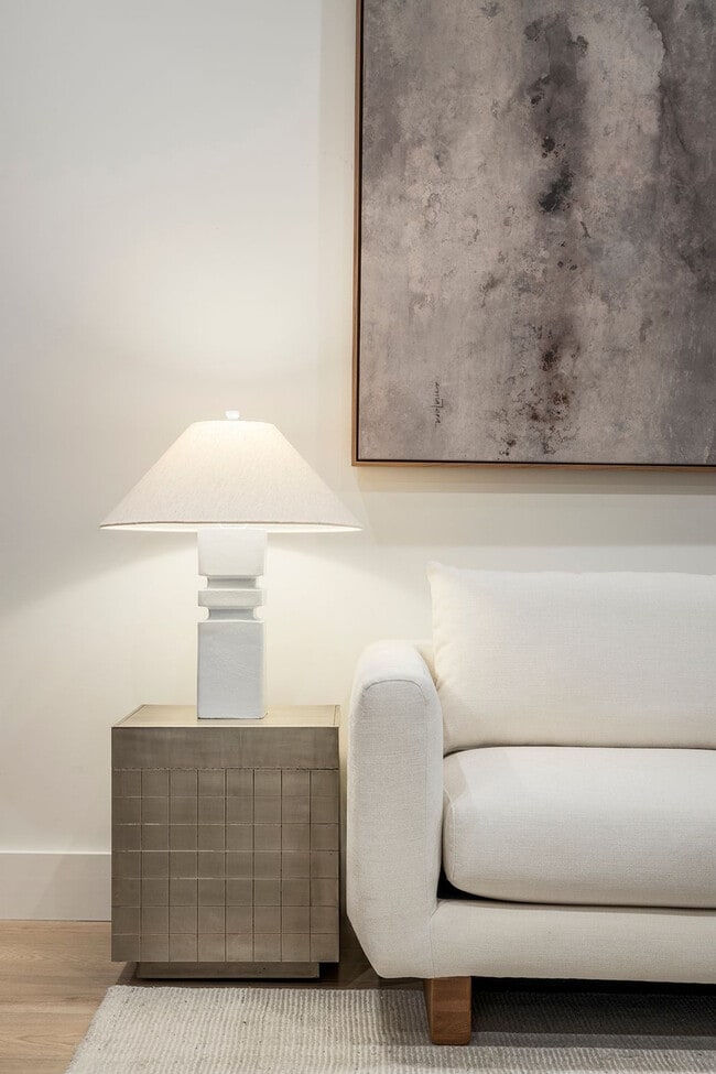 Building Photo - 1160 5th Ave