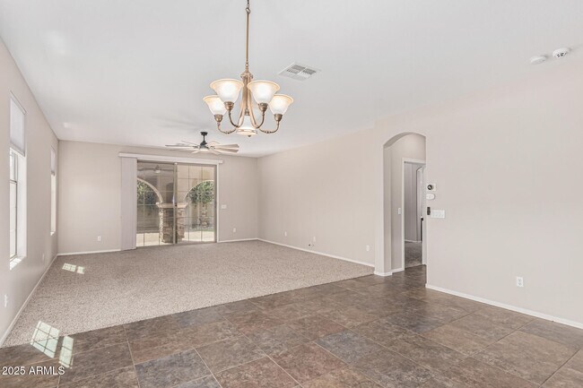 Building Photo - 3079 E Ridgewood Ln