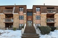 Building Photo - 290 Alpine Way