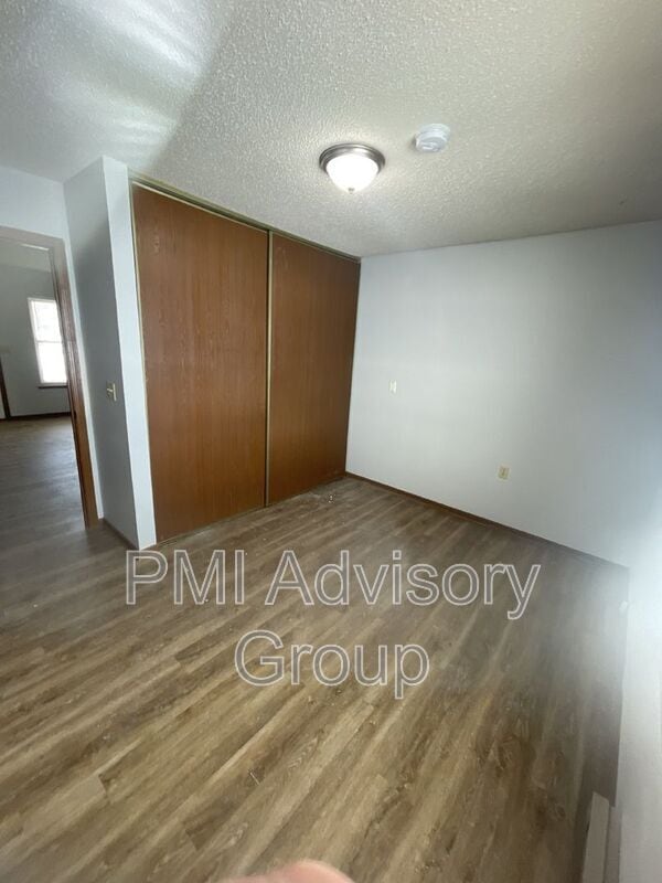Building Photo - 508 Prairie Ave