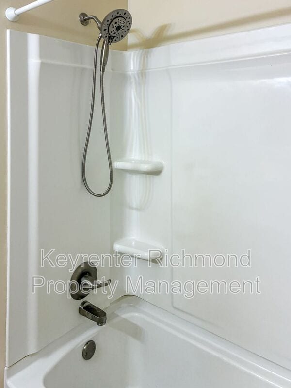 Building Photo - 2618 Darnell Rd