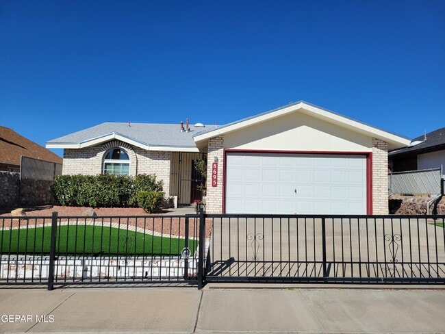 Primary Photo - 8695 Pilgrimage Cir