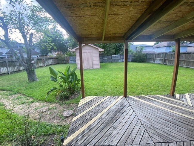 Building Photo - 8915 Weyburn Grove Dr