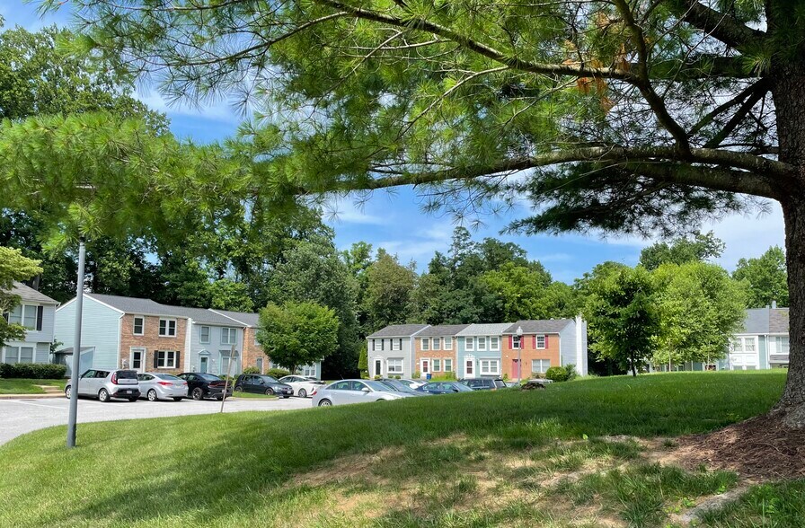 Peaceful neighborhood - 6026 Cedar Wood Dr