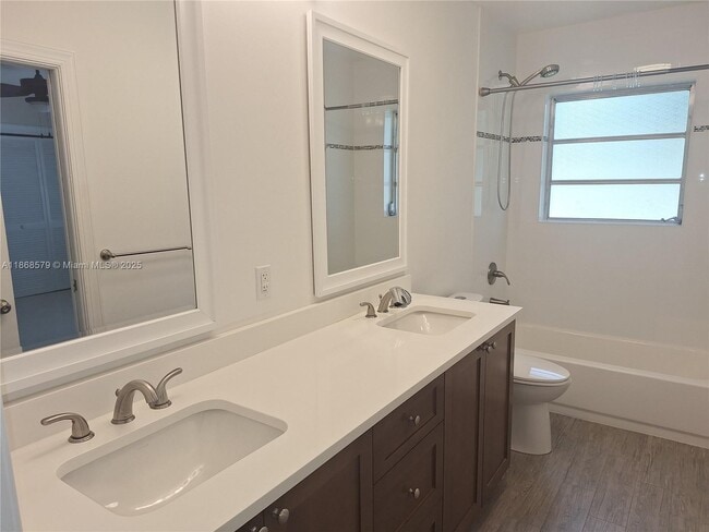 Building Photo - 5600 SW 64th Pl