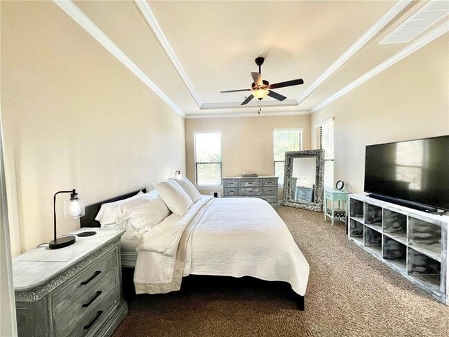 Building Photo - 422 Indianwood Dr
