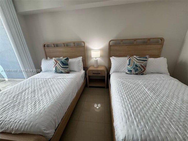 Building Photo - 170 SE 14th St