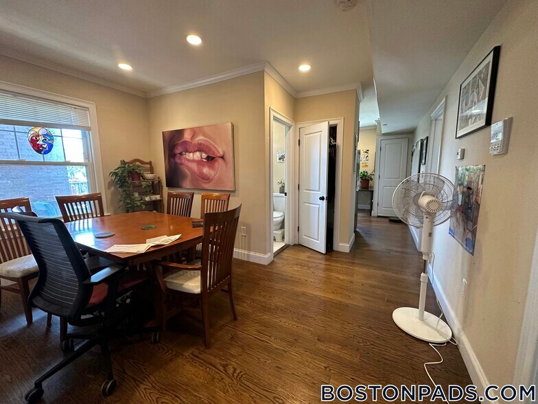 Building Photo - 2973 Washington St