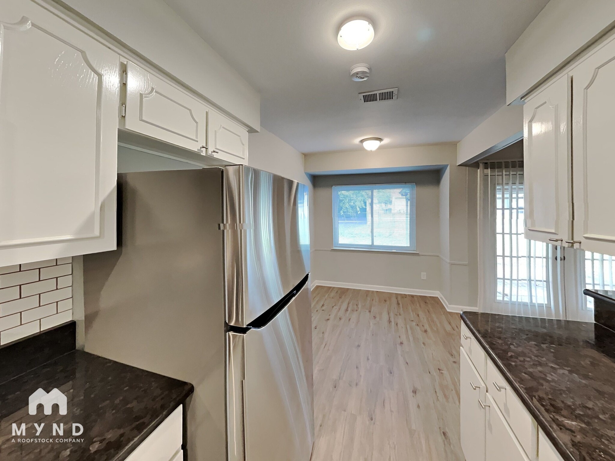 Building Photo - 14839 Greenvalley Dr