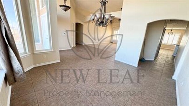 Building Photo - Beautiful 4 bedroom on LARGE private lot in PHELAN