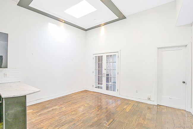 Building Photo - 99 Eldert St