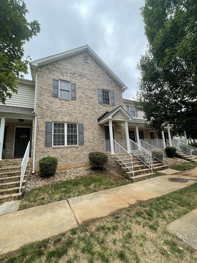 Primary Photo - 224 Capital St