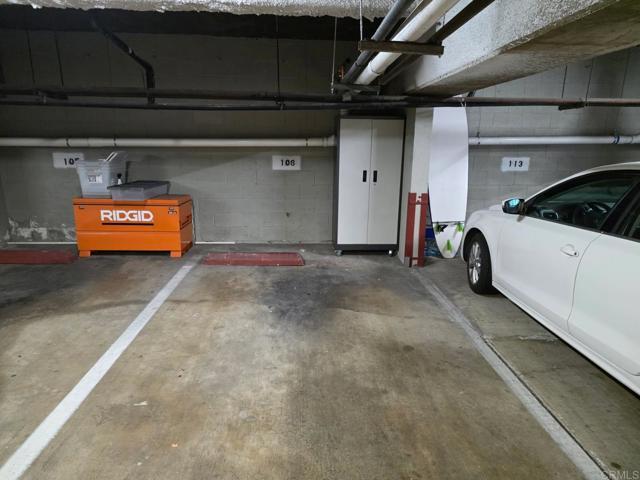 Building Photo - 860 Turquoise St