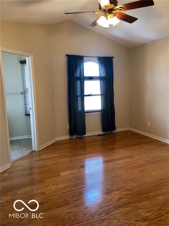 Building Photo - 496 E 10th St