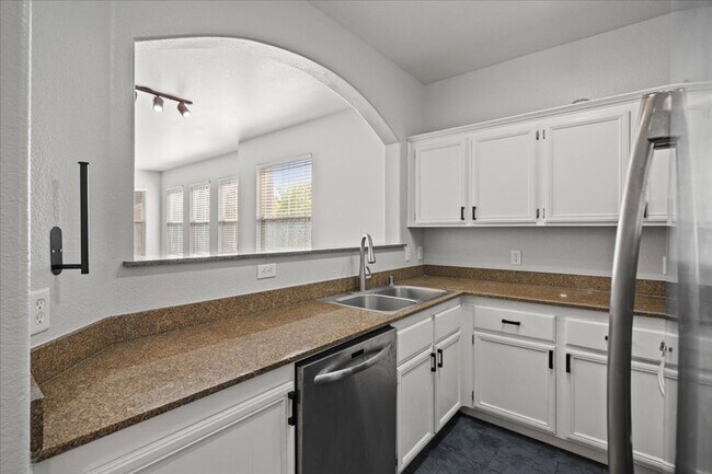 Building Photo - New Paint- 1 Bd Retreat, Community Pool, S...