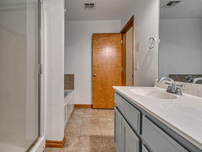 Building Photo - 4117 Green Apple Dr