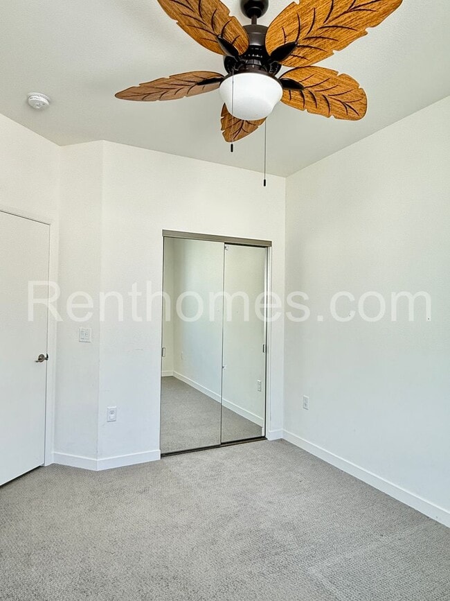 Building Photo - Otay Mesa, 5841 Seacliff Pl #95, LVP Flooring, Quartz Counters, 8 Solar Panels, AC, 2 Car Garage.