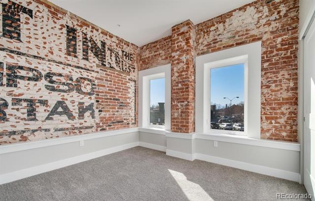 Building Photo - 300 S Logan St