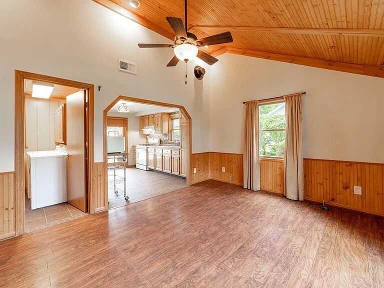 Building Photo - 8316 Rutledge St