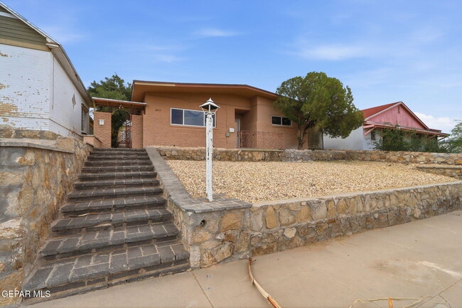 Building Photo - 2413 Copper Ave