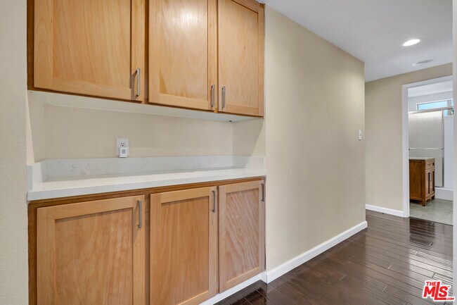 Building Photo - 26572 Academy Dr