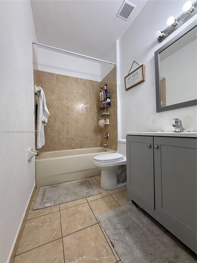 Building Photo - 10984 SW 182nd Ln