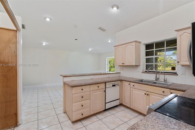 Building Photo - 16035 SW 173rd Ave